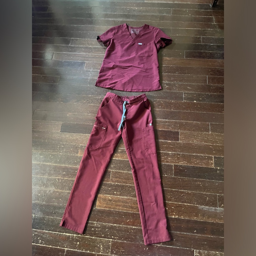 FIGS | Maroon Set